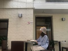 -两棵枇杷树