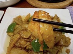 -东北风味思缘食府(对湖路店)
