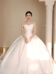 -Lady  Jane高端婚纱礼服馆