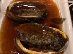 浇汁鲍鱼-老东镇啤酒屋海鲜加工·蒸汽海鲜·海鲜烧烤(台东店)