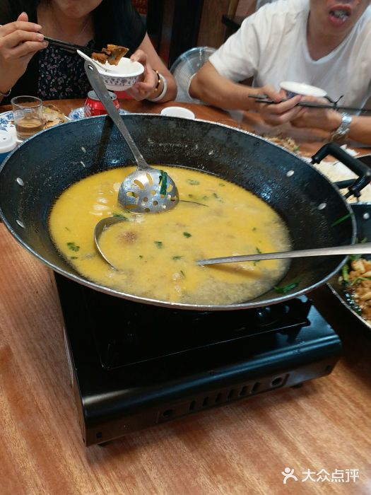 东旺·顺德菜特色店招牌鸡煲蟹图片
