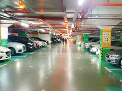 -龙湖天街-停车场
