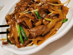 港式干炒牛河-钱塘·粤点坊