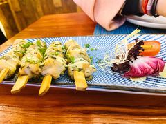炭烤鸡肉串配酸奶黄瓜酱-帕歌西班牙餐厅paco tapas