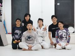-菠萝格斗巴西柔术训练馆
