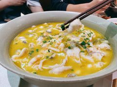老坛子酸菜鱼-椒爱水煮鱼川菜(CBD万达店)