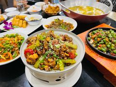 跳跳牛蛙-八张桌子(老店)