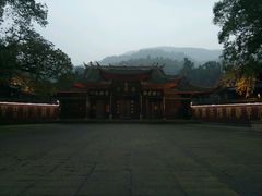 -峨眉山报国寺