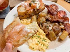 -ROAST coffee & eatery