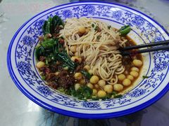 -渝之汇牛肉豌杂面