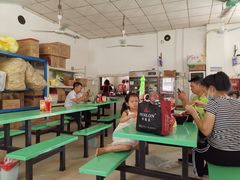 大堂-明记砂煲美食(人民北路四十号大院店)