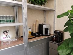 -无奔眼镜·蔡司·依视路授权店(马家堡店)