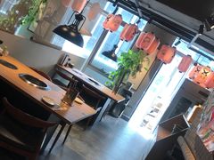 大堂-日进一片海.生腌海鲜火锅.宵夜烧烤(三里屯总店)
