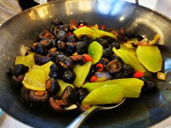 小山菇湖南腊肉-万龙洲海鲜(大兴绿地缤纷城店)