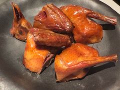 脆炸乳鸽-荣小馆(安达仕店)