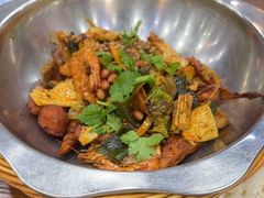 -愉肴麻辣香锅(中山路店)