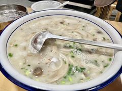 大围山菌子肉片汤-憨伢子·家常菜小食堂·有锅气の炒菜(江汉路店)