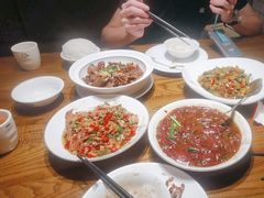 -爱碗亭·鲜炒湖南菜(壹城中心店)