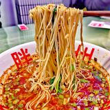 传说中的“胖妹面庄”三里屯店☞环境…等同没有[笑哭]