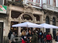 -Majestic Café