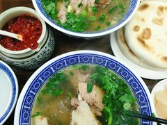 -崇德楼水盆牛羊肉泡馍馆(文艺路店)