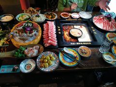 -老牌坊云南鱼豆花火锅(哈西万达店)