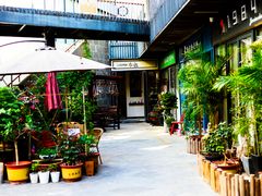 -泉乐坊步行街(烟酒特产平价超市店)