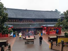 -峨眉山报国寺