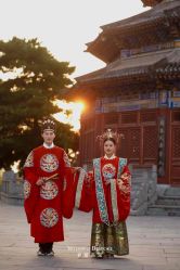 -喜爱高定婚纱摄影