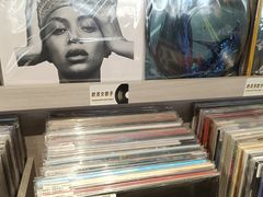 -浣熊唱片店(上海影城店)