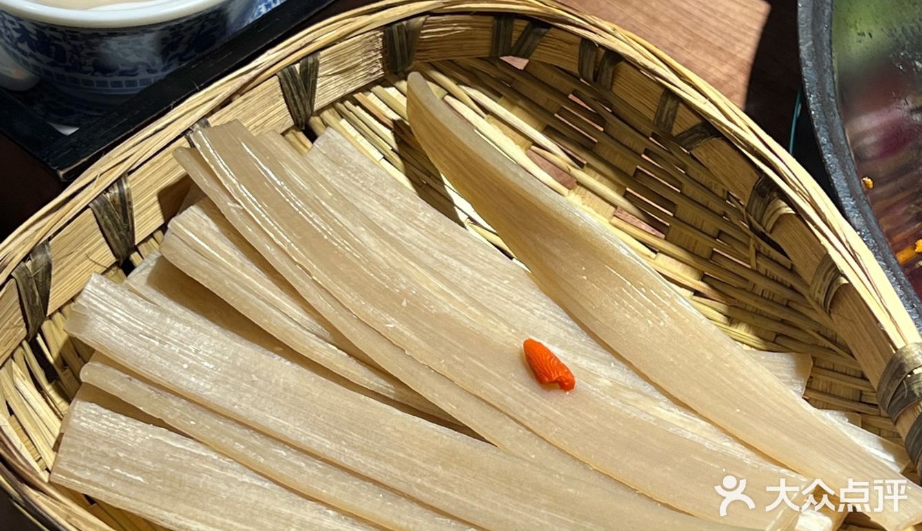 爱吃辣火锅的好去处来啦，这家的火锅又辣又有味儿