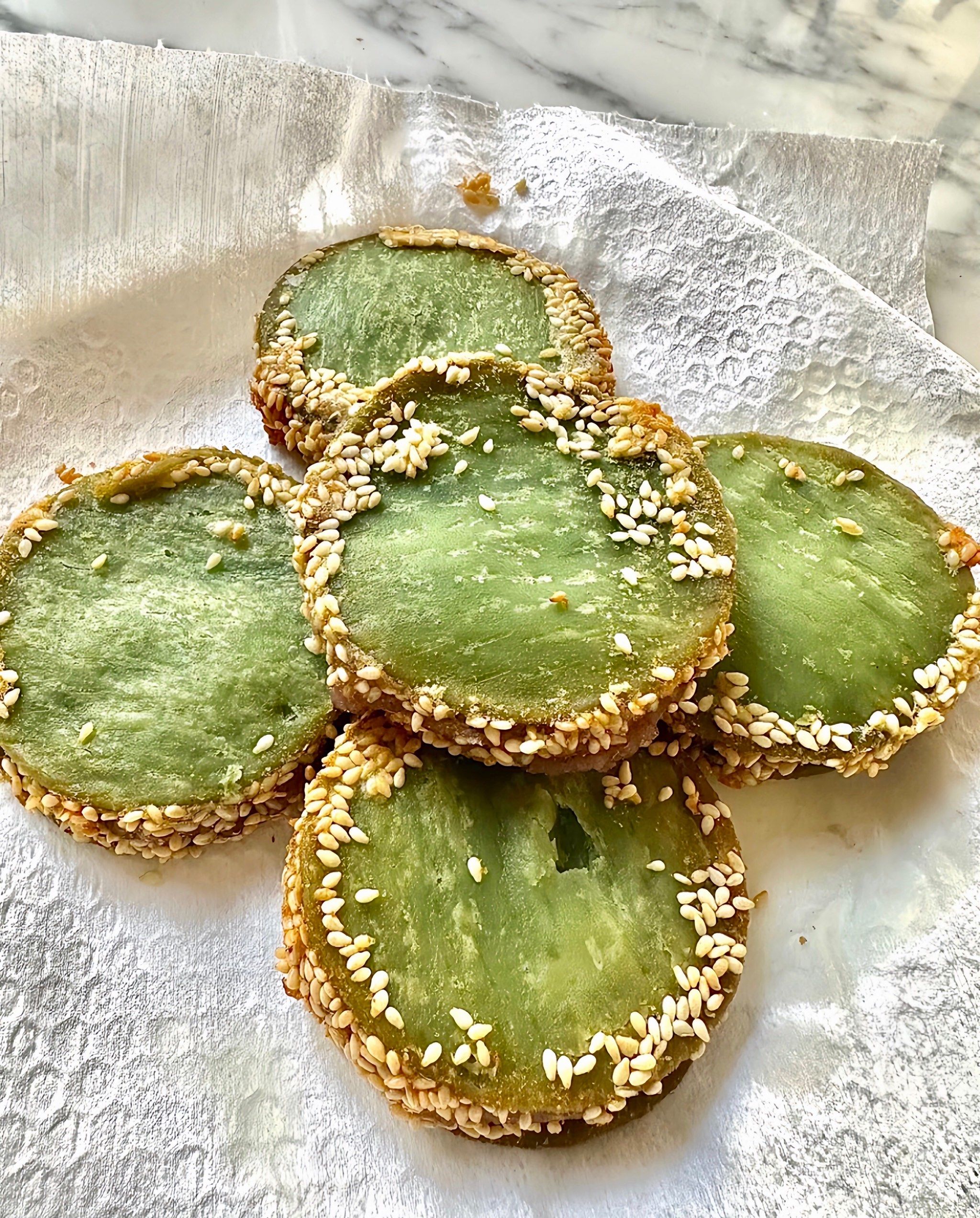 好吃好吃好吃\\n外面是一圈酥到掉渣的白芝麻\\n里面是芋泥