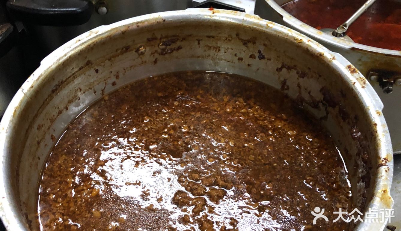 提醒大家不要看牌子点单,去取餐的窗口点单