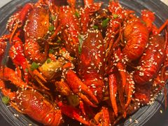 -肥肥虾庄·金牌油焖大虾(汉街SKP店)