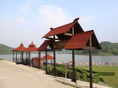 -金孔雀温泉旅游度假村