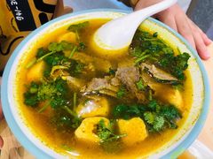 油豆腐牛肉粉丝汤-小杨生煎(湟普汇店)