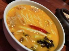 金汤酥肉酸辣米线-云海肴·汽锅鸡·云南菜(领展购物广场·中关村店)