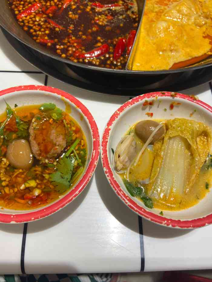 唐盅盅火锅(观音桥店)-"[服务铃]服务: 老板娘非常热心7815还给.