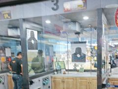 -都市枪神实弹射击俱乐部