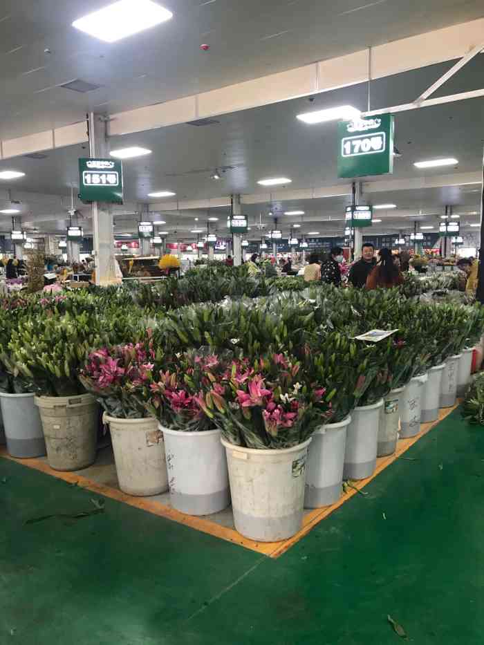 王四营鲜花批发(花花市界店)-"经常来王四营这里买花.