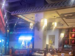 大堂-先启半步颠小酒馆(白麓里店)
