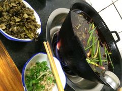石灰市芋儿鸡-石灰市毛记烧鸡公(解放碑店)