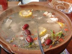 石橄榄炖鸡-洪大厨鸡煲(福田店)