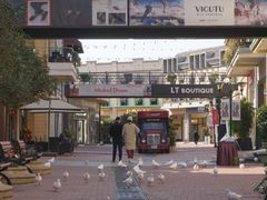 -王府井奥莱临潼小镇(临潼店)