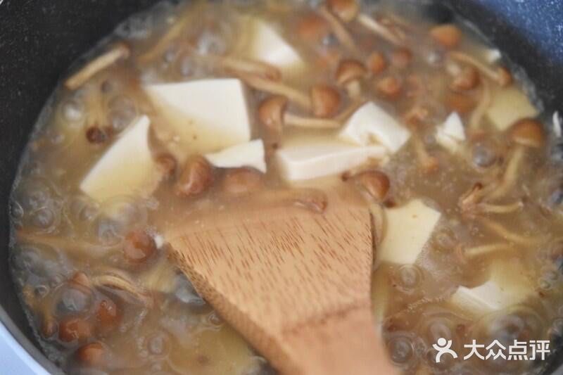 老少咸宜🌟簡易料理：蟹味菇豆腐羹🌟