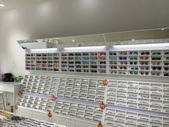 -诺柯视眼镜-蔡司依视路官方工厂店(淞南一店)
