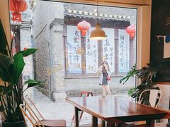 -红小姐咖啡馆(西津渡店)