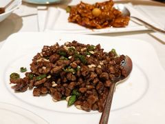尖椒松仁牛肉粒-梅龙镇酒家(南京西路总店)