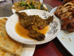 燕京鲜啤-聚首堂·特色小吃·肘子(什刹海德胜门店)