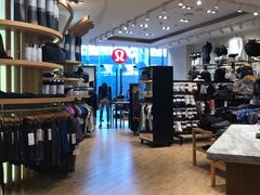-lululemon(上海浦东IFC店)